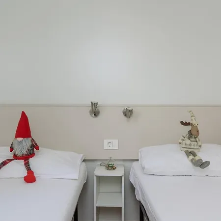 Salve Croatia Mobile Homes In Amadria Park Trogir * Seget Vranjica